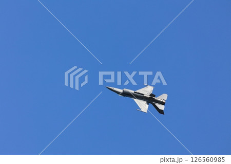 F-16 ファイティング・ファルコン 訓練飛行 F-16 ファイティング・ファルコン 訓練飛行 126560985