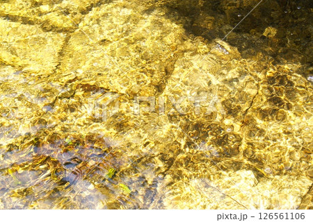 カラー　流れ　川　透明　透過　（2025年5月登録） 126561106