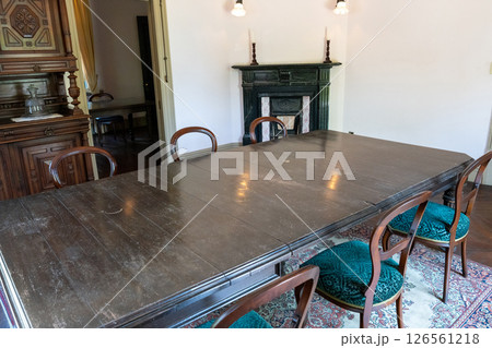 初夏の相楽園の風景 国指定重要文化財の旧ハッサム住宅の内部2 兵庫県神戸市中央区 初夏の相楽園の風景 国指定重要文化財の旧ハッサム住宅の内部2 兵庫県神戸市中央区 126561218