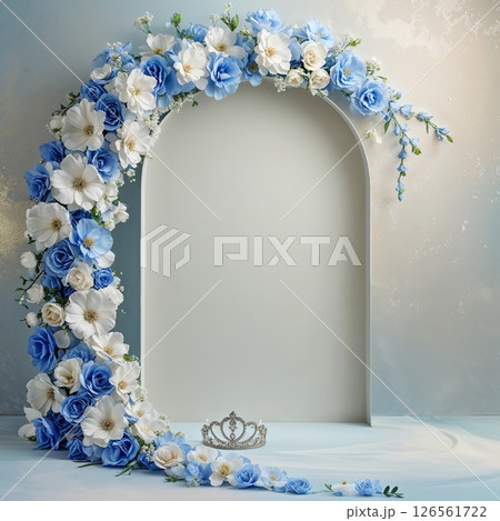 優雅なブルーの花々とティアラをあしらったウェディング背景 126561722