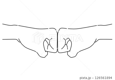 相手とこぶしを合わせてグータッチをしている手 126561894