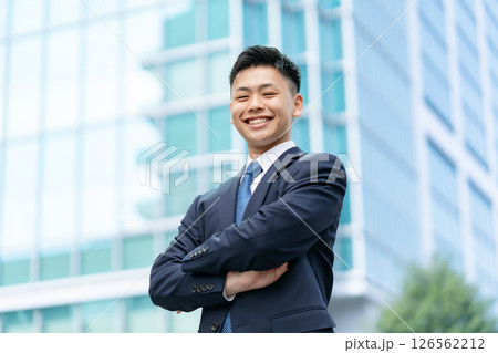 若い男性　ビジネス　ポートレート 126562212