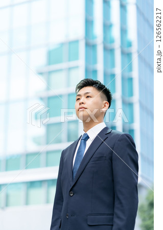 若い男性　ビジネス　ポートレート 126562217