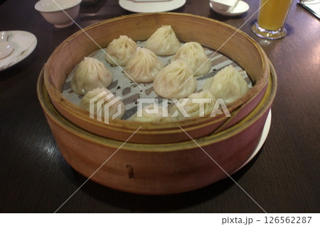 台湾料理　小籠包　台北のレストランにて 126562287