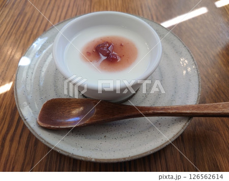 おいしいデザート　牛乳プリン 126562614