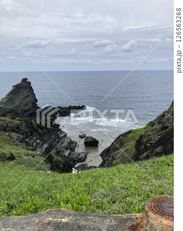 石垣御神崎灯台から見る海岸 126563268