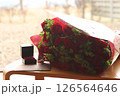 プロポーズされた時の薔薇と指輪 126564646