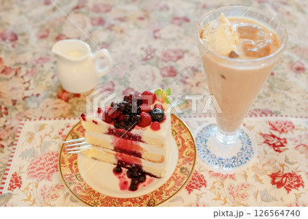 華やかなティータイム 126564740