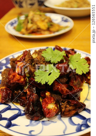 四川料理　香辣牛肉（牛肉の香り炒め） 126565551