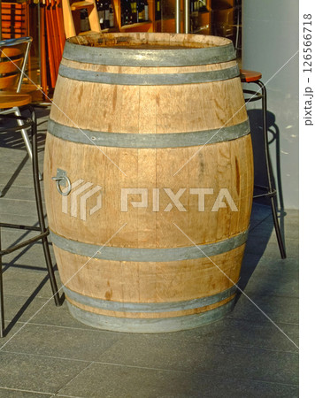 Oak Wood Wine Barrel 126566718