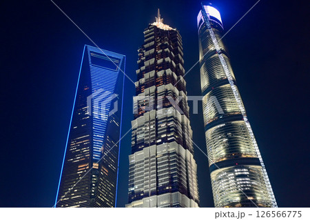 上海夜景・陸家嘴の高層ビル 126566775