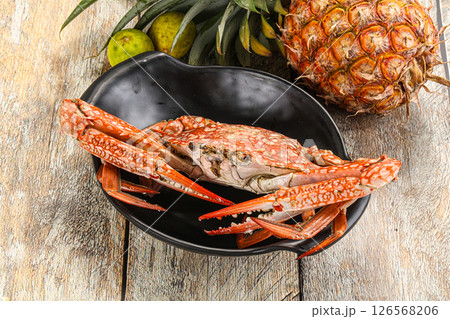 Seafood cuisine -delicous steamed crabs Seafood cuisine -delicous steamed crabs 126568206