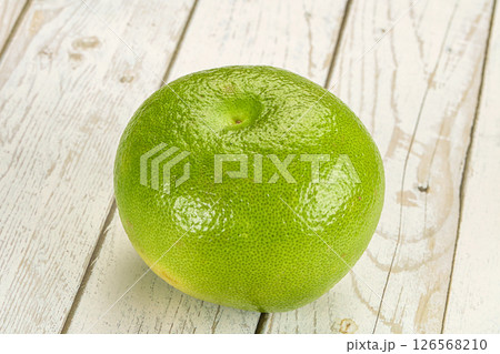 Green ripe fruit sweetie citrus 126568210