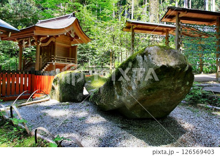 京都・鴨川の水源『貴船川』沿いに建つ… 貴船神社・中社【結社】 126569403