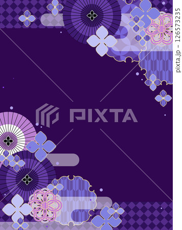 アジサイと和傘の、梅雨イメージの和風背景 126573235