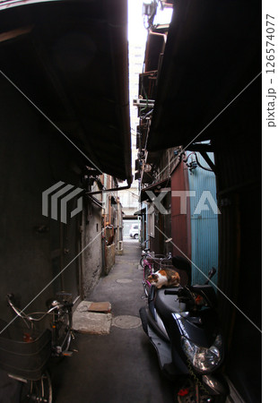 路地裏 路地裏 126574077