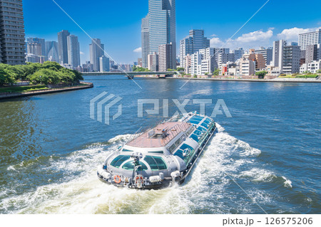 「東京都」隅田川を走る水上バス・ホタルナ 中央区 「東京都」隅田川を走る水上バス・ホタルナ 中央区 126575206