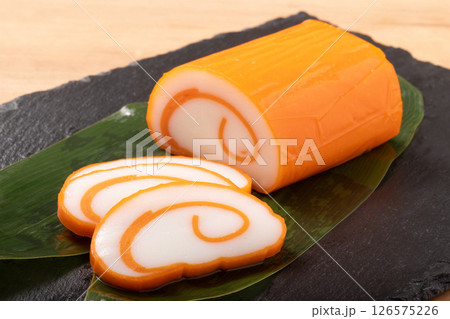 ［富山県］赤かまぼこ 126575226