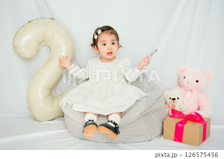2歳の誕生日フォト 2歳の誕生日フォト 126575456