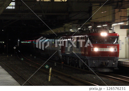 JR発足30周年記念の団体列車:EH500形牽引の寝台特急カシオペア(宇都宮線内) JR発足30周年記念の団体列車:EH500形牽引の寝台特急カシオペア(宇都宮線内) 126576231