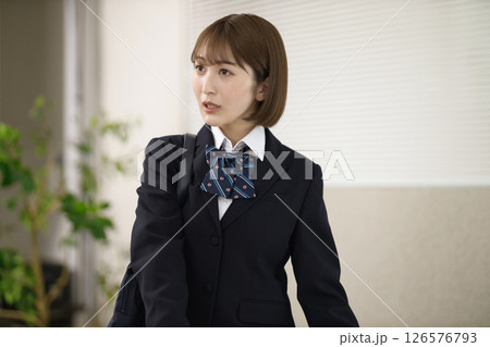 制服の女子高生 制服の女子高生 126576793