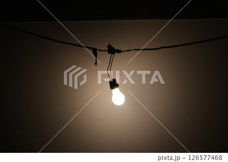 暗闇の中の光 126577468