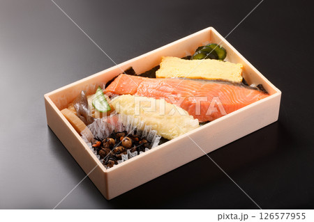銀鮭塩麹焼き弁当 銀鮭塩麹焼き弁当 126577955