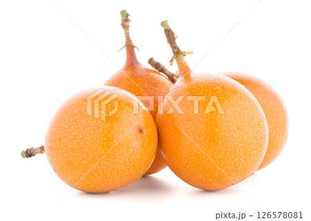 Passion fruit maracuja granadilla 126578081