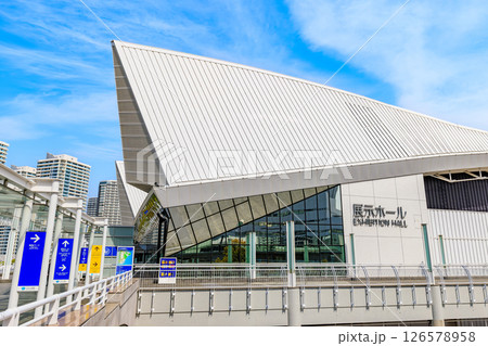 神奈川県 横浜市 みなとみらいの都市風景 パシフィコ横浜 神奈川県 横浜市 みなとみらいの都市風景 パシフィコ横浜 126578958