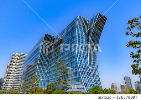 神奈川県　横浜市　みなとみらいの都市風景　ザ・カハラ・ホテル＆リゾート 横浜 126578997