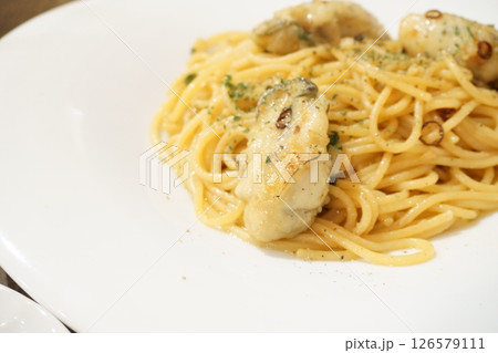 牡蠣を乗せたペペロンチーノ 126579111