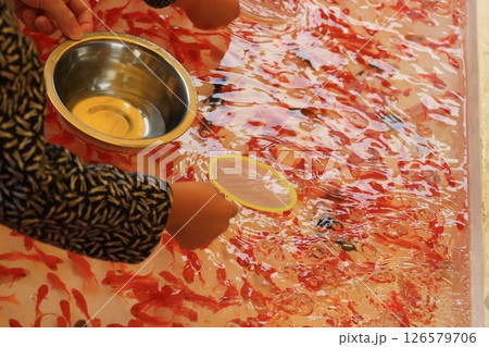 金魚すくい 126579706