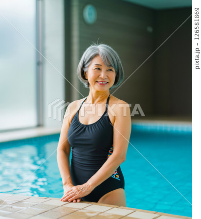 元気なシニアの水泳教室 126581869