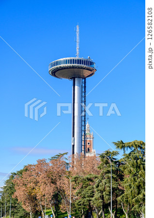 スペインマドリードにあるファロ・デ・モンクロアの美しい風景 スペインマドリードにあるファロ・デ・モンクロアの美しい風景 126582108