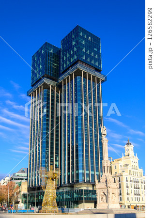 スペインマドリードのとても美しい街並み風景 126582299