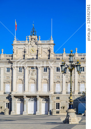 スペインマドリードにある王宮のとても美しい風景 126582561