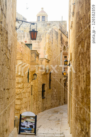 マルタにある最古の都市イムディーナのとても美しい風景 126582859