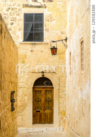 マルタにある最古の都市イムディーナのとても美しい風景 126582880