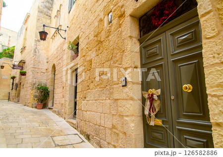 マルタにある最古の都市イムディーナのとても美しい風景 126582886