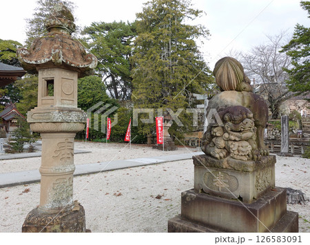 松江城の二の丸に遷座した松江藩の藩主松平を祀る松江神社 126583091