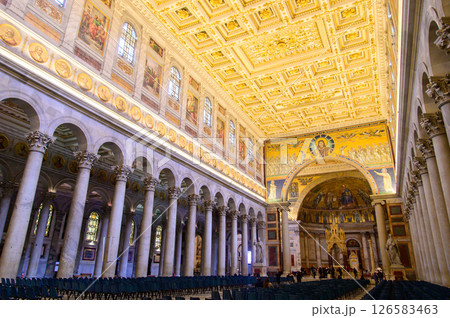イタリアローマにあるサン・パオロ・フォーリ・レ・ムーラ教会のとても美しい風景 イタリアローマにあるサン・パオロ・フォーリ・レ・ムーラ教会のとても美しい風景 126583463