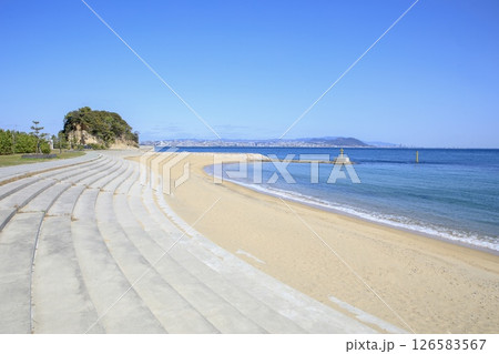 淡路市、岩屋海水浴場の風景 126583567