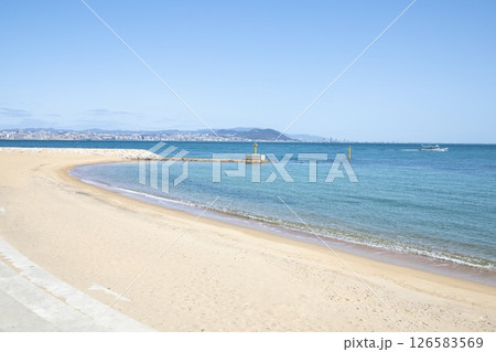 淡路市、岩屋海水浴場の風景 126583569
