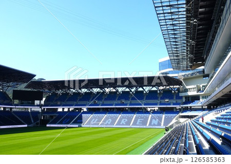 芝生が美しいサッカースタジアム　ピーススタジアム 126585363