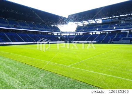 芝生が美しいサッカースタジアム　ピーススタジアム 126585366