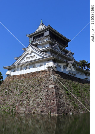 小倉城歴史の道から眺める本丸天守（福岡県北九州市） 126585669