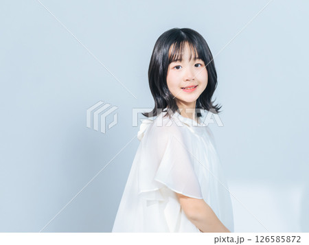 女の子のポートレート 126585872