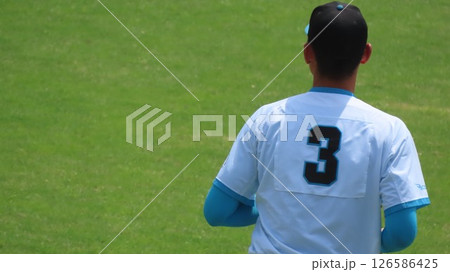 背番号「3」の野球選手 126586425