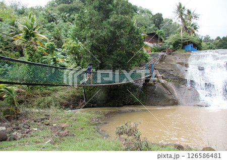 グアム タロフォフォの滝 126586481