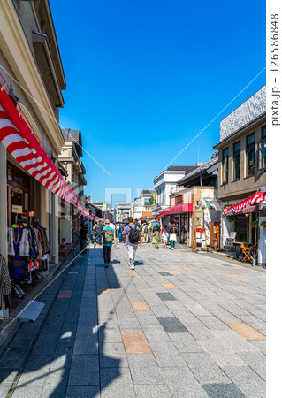 【埼玉県】爽やかな青空が広がる川越の大正浪漫夢通り 126586848